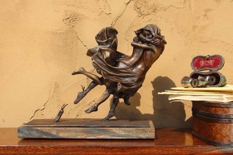 Laura Teste Sculpture Contemporary Bronze Furliing