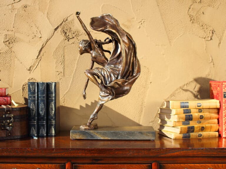 Laura Teste Sculpture Contemporary Bronze GLorious