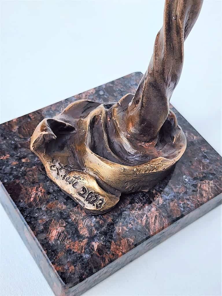 Laura Teste Contemporary Bronze Sculptor Lightness of Being