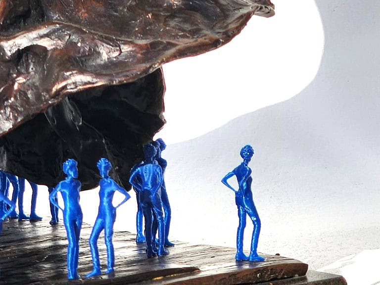 Bronze in the digital age, 3D printed figures, blue